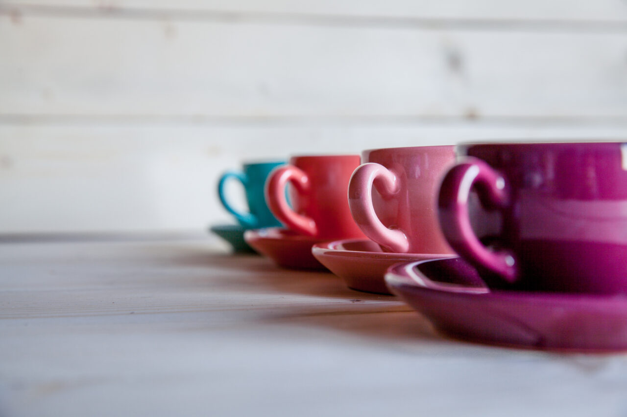 Set,of,colorful,cups